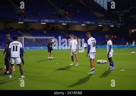 Les joueurs d'Ipswich Town s'échauffent en portant des t-shirts pour soutenir l'ancien joueur Marcus Stewart qui a récemment diagnostiqué une maladie des motoneurones (MND) - Ipswich Town v Bristol Rovers, Sky Bet League One, Portman Road, Ipswich, Royaume-Uni - 13th septembre 2022 usage éditorial uniquement - restrictions DataCo s'appliquent Banque D'Images