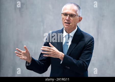 Turin, Italie. 20 septembre 2022. Carlos Tavares, chef de la direction de Stellantis NV, prend la parole lors d'une conférence de presse à la suite d'une réunion avec les autorités locales de Turin et de la région du Piémont. Credit: Nicolò Campo/Alay Live News Banque D'Images