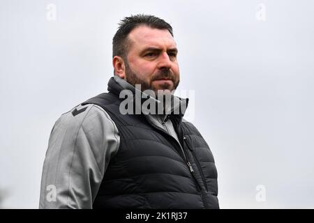 Oldham, Royaume-Uni. 20th septembre 2022. Oldham, Royaume-Uni. 20th septembre 2022. David Unsworth première session d'entraînement Oldham - Chapel Road.pendant l'entraînement Athlétique Oldham à Chapel Road, Oldham, le mardi 20th septembre 2022. (Credit: Eddie Garvey | MI News )David Unsworth (Manager) d'Oldham Athletic pendant l'entraînement d'Oldham Athletic à Chapel Road, Oldham, le mardi 20th septembre 2022. Crédit : MI News & Sport /Alay Live News Banque D'Images