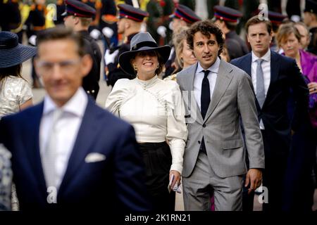 2022-09-20 12:32:10 LA HAYE - le député Jesse Klaver avec son partenaire arrive au Koninklijke Schouwburg pour Prinsjesdag. La nouvelle année du gouvernement commence le troisième mardi de septembre. ANP SANDER KONING pays-bas - belgique sortie Banque D'Images