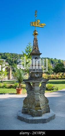 La Pyramide Sundial a été construite en 1780. Il se trouve dans le jardin de la ville de Schwäbisch Gmünd. Baden Wuerttemberg, Allemagne, Europe Banque D'Images