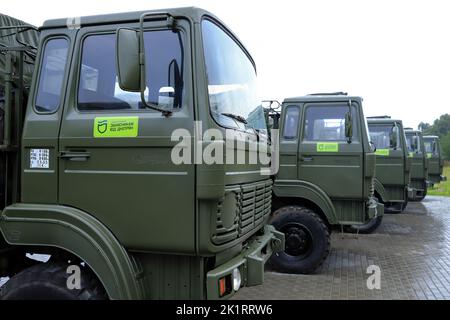 Non exclusif: DNIPRO, UKRAINE - 20 SEPTEMBRE 2022 - camions lourds achetés au détriment du budget de la ville et des donateurs privés à mi Banque D'Images