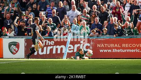 17.09.2022 Leicester, Angleterre. Rugby Union. Chris Ashton a obtenu des scores pour Tigers dans la 40th minute du Gallagher Round 2 match joué entre Leicester Tigers et Newcastle Falcons au Mattioli Woods Welford Road Stadium, Leicester. © Phil Hutchinson Banque D'Images