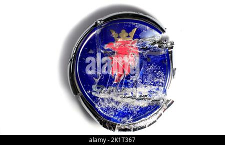 Un emblème Saab automobile AB détruit. Banque D'Images