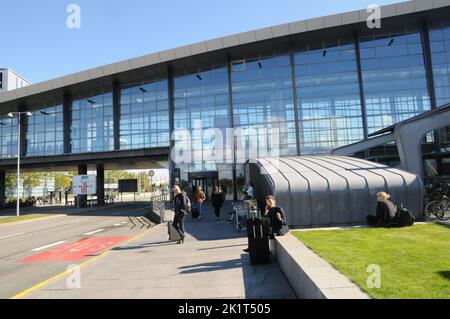 Kastrup/Copenahgen /Danemark/20 septembre 2022/ voyageurs au départ de l'aéroport international de Copehagen et arrivant à la troisième à Kastrup Copenhague Danemark. (Photo. Francis Joseph Dean/Dean photos. Banque D'Images