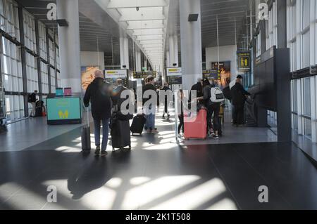 Kastrup/Copenahgen /Danemark/20 septembre 2022/ voyageurs au départ de l'aéroport international de Copehagen et arrivant à la troisième à Kastrup Copenhague Danemark. (Photo. Francis Joseph Dean/Dean photos. Banque D'Images