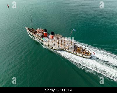 PS Waverley est le dernier bateau à aubes de transport de passagers en mer au monde. Construite en 1946, elle navigue de Craigendoran sur le Firth de Clyde. Banque D'Images