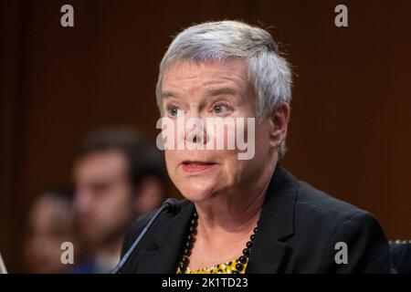 Washington, Vereinigte Staaten. 20th septembre 2022. Rose Gottemoeller, Steven C. Hazy Lecturer, Stanford University Freeman Spogli Institute for International Studies and Centre for International Security and Cooperation, répond aux questions lors d'une audience du Comité sénatorial sur les services armés pour examiner la stratégie et la politique nucléaires des États-Unis, dans le Hart Senate Office Building à Washington, DC, mardi, 20 septembre 2022. Credit: Rod Lamkey/CNP/dpa/Alay Live News Banque D'Images