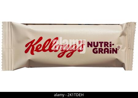 Barre Kelloggs Nutri-grain saveur de fraise isolée sur fond blanc Banque D'Images