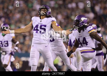 Minnesota Vikings linebacker Troy Dye (45) warms up before an NFL football  game against the Cleveland Browns, Sunday, Oct. 3, 2021, in Minneapolis.  (AP Photo/Bruce Kluckhohn Stock Photo - Alamy