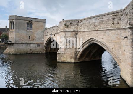 Pont de St Ives datant de 15th ans avec chapelle traversant la Grande Ouse dans le comté anglais de Cambridgeshire Banque D'Images