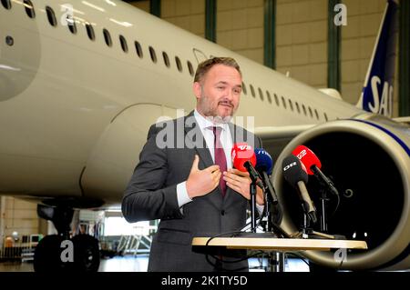 Kastrup/Copenahgen /Denmark/20 Septemeber2022/ Denamrk miister pour Cklimate et energy Dan Jorgensen joint presse confeence avec Mme Tine Branmsen Ministre danois des transports et Jeppe Bruus Ministre danois de la fiscalité et des revenus Thomsadmbye sdiretcor pour l'aéroport de Copenhaageh et partenaire climat SAS Kauck ann Kauctdir à Copenhague. Airtarvel vert pour tous (photo. Francis Joseph Dean/Dean photos. Banque D'Images