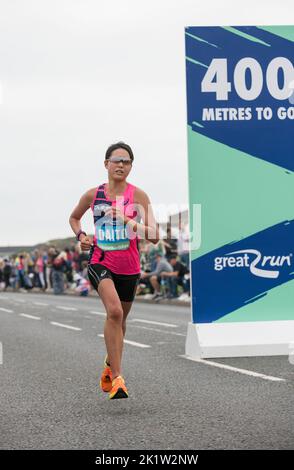 Yuna Daito termine 8th dans le semi-marathon Great North Run de 2022. Banque D'Images