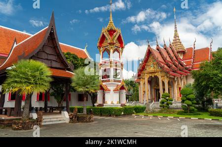 Le plus grand temple bouddhiste de Phuket, Wat Chalong, Phuket, Thaïlande Banque D'Images