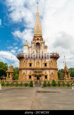 Le plus grand temple bouddhiste de Phuket, Wat Chalong, Phuket, Thaïlande Banque D'Images