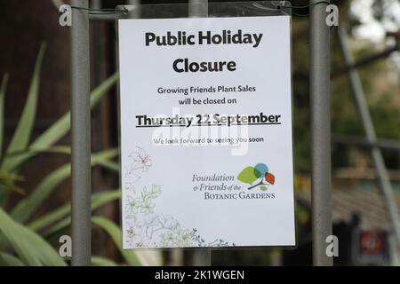Sydney, Australie. 21st septembre 2022. Inscrivez-vous dans le jardin botanique royal au sujet de la fermeture des fêtes publiques le 22nd septembre, qui est une journée nationale de deuil pour la Reine. Credit: Richard Milnes/Alamy Live News Banque D'Images