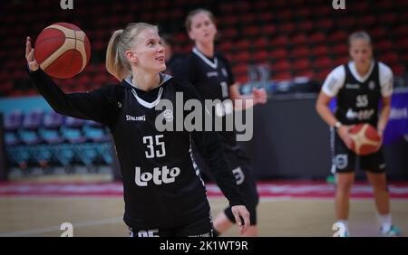Sydney, Australie, 21 septembre 2022. Julie Allemand, de Belgique, photographiée lors d'une session d'entraînement des chats belges avant leur premier match demain à Sydney, en Australie, le mercredi 21 septembre 2022. L'équipe belge de basket-ball joue l'édition 19th de la coupe du monde de basket-ball féminin FIBA 2022 en Australie, à Sydney de 22 septembre à octobre premier. BELGA PHOTO VIRGINIE LEFOUR Banque D'Images
