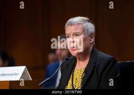 Rose Gottemoeller, Steven C. Hazy Lecturer, Stanford University Freeman Spogli Institute for International Studies and Center for International Security and Cooperation, répond aux questions lors d'une audience du Comité sénatorial des services armés pour examiner la stratégie et la politique nucléaires des États-Unis, dans le Hart Senate Office Building à Washington, DC, USA, Mardi, 20 septembre, 2022. Photo de Rod Lamkey/CNP/ABACAPRESS.COM Banque D'Images