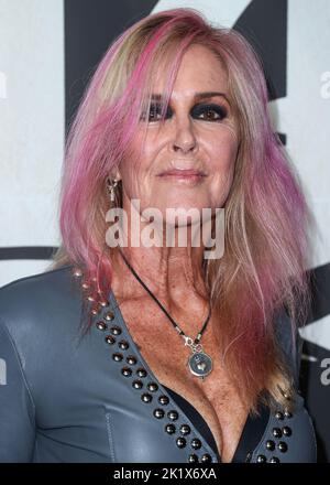 Hollywood, États-Unis. 20th septembre 2022. HOLLYWOOD, LOS ANGELES, CALIFORNIE, États-Unis - SEPTEMBRE 20 : le guitariste, chanteur et compositeur américain d'origine anglaise Lita Ford arrive à la première de Los Angeles de 9,14 photos 'DIO: Dreamers Never Die', tenue au complexe de théâtres chinois TCL 6 sur 20 septembre 2022 à Hollywood, Los Angeles, Californie, États-Unis. Le film documentaire explore la vie, la carrière et l'impact de Ronnie James Dio, le grand avant-joueur de métal lourd bien-aimé. (Photo de Xavier Collin/image Press Agency) Credit: Image Press Agency/Alay Live News Banque D'Images