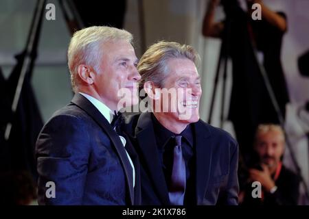 L'acteur Christoph Waltz et l'acteur Willem Dafoe au Festival International du film 79th Banque D'Images