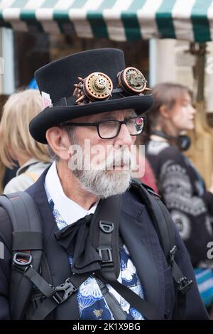 Personnages colorés au Hebden Bridge Steam Punk Weekend Banque D'Images