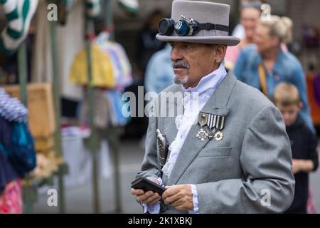 Personnages colorés au Hebden Bridge Steam Punk Weekend Banque D'Images