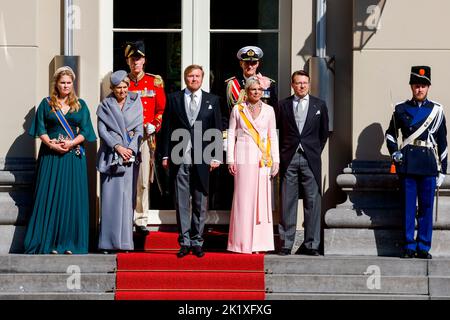 La Haye, Niederlande. 20th septembre 2022. LA HAYE - le roi Willem-Alexander, la reine Maxima, la princesse Amalia, le prince Constantijn et la princesse Laurentien à Prinsjesdag l'ouverture de l'année parlementaire, le 20 septembre 2022. Credit: Patrick van Katwijk/dpa/Alay Live News Banque D'Images