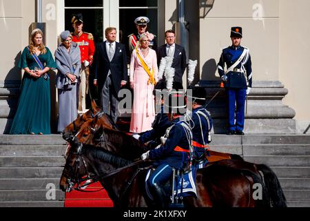 La Haye, Niederlande. 20th septembre 2022. LA HAYE - le roi Willem-Alexander, la reine Maxima, la princesse Amalia, le prince Constantijn et la princesse Laurentien à Prinsjesdag l'ouverture de l'année parlementaire, le 20 septembre 2022. Credit: Patrick van Katwijk/dpa/Alay Live News Banque D'Images