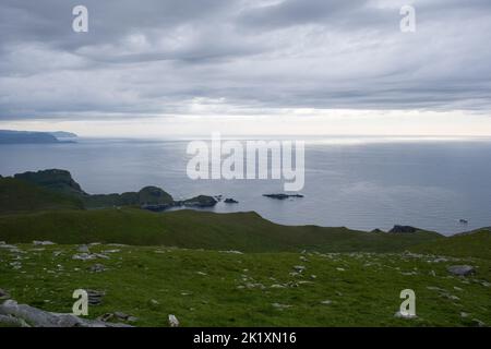 Paysages merveilleux en Norvège. Vestland. Paysages magnifiques de Vestkapp et des environs. Jour nuageux. Mise au point sélective Banque D'Images