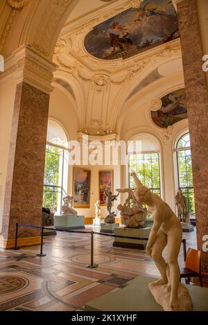 Paris, France. Août 2022. Une des salles avec art au petit Palais à Paris. Photo de haute qualité Banque D'Images