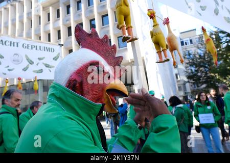 Bruxelles, Belgique. 21st septembre 2022. Les gens participent à une manifestation contre la flambée des prix de l'énergie et l'augmentation des coûts de la vie lors d'une manifestation nationale à Bruxelles, Belgique, sur 21 septembre 2022. Crédit: ALEXANDROS MICHAILIDIS/Alamy Live News Banque D'Images