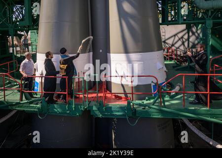 Baïkonour, Kazakhstan. 20th septembre 2022. Kazakhstan, 20 septembre 2022, Évêque orthodoxe russe Ignatii bénit la fusée Soyouz, mardi, 20 septembre 2022, sur le plateau de lancement du cosmodrome de Baïkonour au Kazakhstan. Expédition 68 l'astronaute Frank Rubio de la NASA, et les cosmonautes Sergey Prokopyev et Dmitri Petelin de Roscosmos, doivent se lancer à bord de leur vaisseau Soyouz MS-22 sur 21 septembre. NASA photo par Bill Ingalls/UPI crédit: UPI/Alamy Live News Banque D'Images