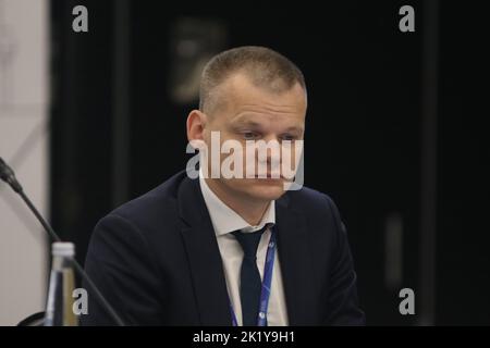 Saint-Pétersbourg, Russie. 15th septembre 2022. Alexander Shagov, chef adjoint du département PJSC de Gazprom lors d'une réunion du Conseil des qualifications professionnelles dans le complexe du pétrole et du gaz du Forum international du gaz de Saint-Pétersbourg 2022 (SPIGF 2022). Crédit : SOPA Images Limited/Alamy Live News Banque D'Images