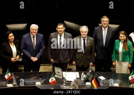 Non exclusif: 20 septembre 2022, Mexico, Mexique: Le Président de la République fédérale d'Allemagne, Frank - Walter Steinmeier avec le Président Banque D'Images