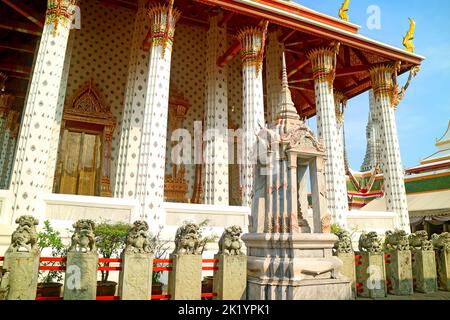 Magnifique salle d'ordination de Wat Arun ou le Temple de l'Aube, Bangkok, Thaïlande Banque D'Images
