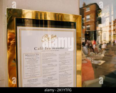 Bettys café Tea Rooms, York, North Yorkshire, Angleterre, Royaume-Uni Banque D'Images