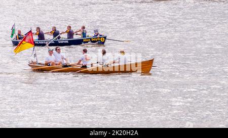 La Great River Race, le marathon de la rivière de Tower Hamlets à Richmond beaucoup s'efforeront de remporter le Challenge Trophy Banque D'Images