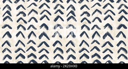 Pinceau ample ludique peint à la main sans couture motif de flèches de forme bleu marine et beige crème. Motif bébé garçon ou style nautique. Haute résolution Banque D'Images