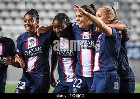 Paris, France, France. 21st septembre 2022. Lieke MARTENS du PSG célèbre son but avec ses coéquipiers lors du match de l'UEFA Women's Champions League entre Paris Saint-Germain et BK Hacken au stade Jean Bouin sur 21 septembre 2022 à Paris, France. (Image de crédit : © Matthieu Mirville/ZUMA Press Wire) Banque D'Images