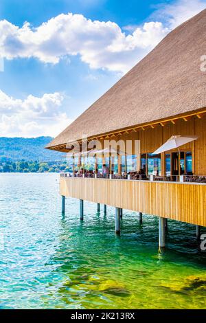Restaurant Fischstube à Zürichhorn surplombant le lac de Zurich, Zurich, Suisse Banque D'Images