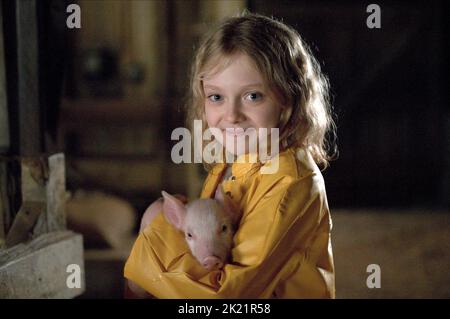 DAKOTA FANNING, Wilbur, CHARLOTTE'S WEB, 2006 Banque D'Images