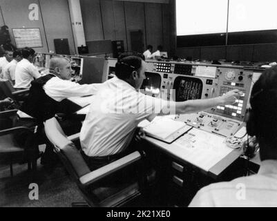 SALLE DE CONTRÔLE DE LA NASA, APOLLO 11: THE UNTOLD STORY, 2006 Banque D'Images