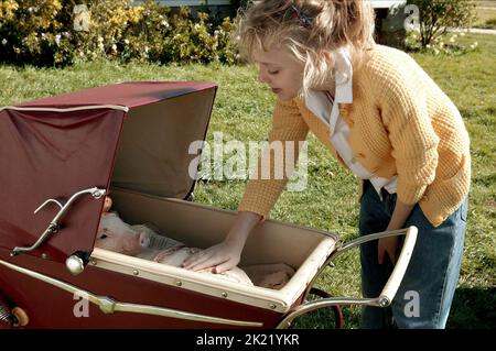 DAKOTA FANNING, Wilbur, CHARLOTTE'S WEB, 2006 Banque D'Images