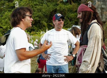 GORE VERBINSKI, Jerry Bruckheimer, Johnny Depp, PIRATES DES CARAÏBES : DEAD MAN'S CHEST, 2006 Banque D'Images