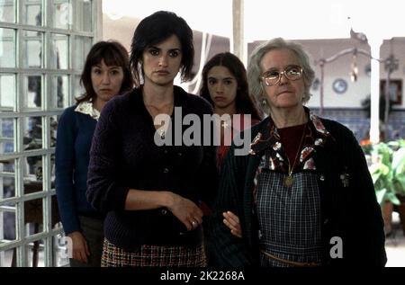 LOLA DUENAS, PENELOPE CRUZ, Yohana Cobo, Chus Lampreave, VOLVER, 2006 Banque D'Images