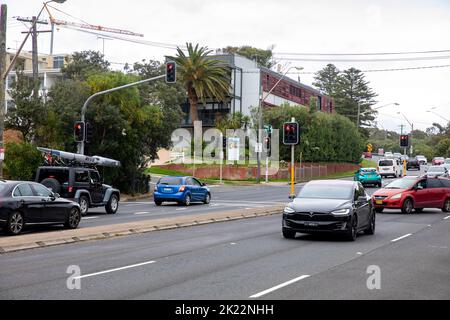 Véhicule noir 2020 Tesla modèle X à Avalon Beach, Sydney, Nouvelle-Galles du Sud, Australie Banque D'Images