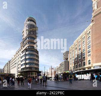 Madrid, Espagne. Septembre 2022. Vue panoramique sur la Calle Gran via dans le centre-ville Banque D'Images