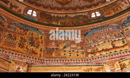 Peinture ancienne sur le céilling du temple de Bhandeshwar Jain, Bikaner, Rajasthan, Inde. Banque D'Images
