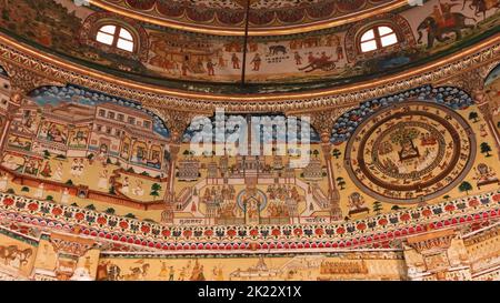 Peinture ancienne sur le céilling du temple de Bhandeshwar Jain, Bikaner, Rajasthan, Inde. Banque D'Images
