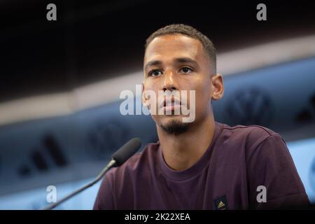 CLASSÉ - 21 septembre 2022, Hessen, Francfort-sur-le-main: Football: Équipe nationale, Allemagne, Ligue des Nations, avant les jeux contre la Hongrie et l'Angleterre, campus du DFB, conférence de presse: Thilo Kehrer parle. Photo: Sebastian Gollnow/dpa - NOTE IMPORTANTE: Conformément aux exigences du DFL Deutsche Fußball Liga et du DFB Deutscher Fußball-Bund, il est interdit d'utiliser ou d'utiliser des photos prises dans le stade et/ou du match sous forme de séquences d'images et/ou de séries de photos de type vidéo. Banque D'Images